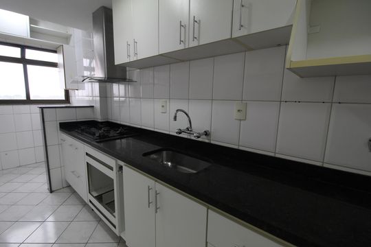 Cozinha de apartamento à venda com 2 quartos, 80m² em Taquara, Rio de Janeiro