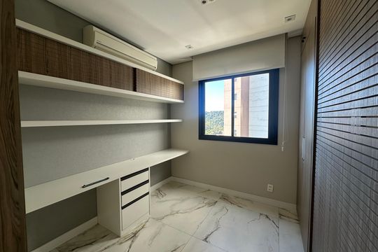 Escritório de apartamento para alugar com 2 quartos, 112m² em Empresarial 18 do Forte, Barueri