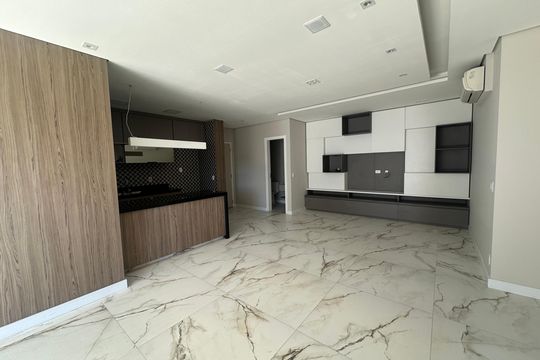 Sala de apartamento para alugar com 2 quartos, 112m² em Empresarial 18 do Forte, Barueri