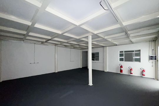 Salão  de casa à venda com 3 quartos, 253m² em Santa Terezinha, São Bernardo do Campo