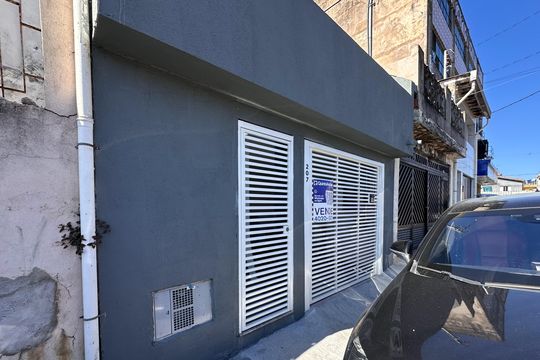 Fachada de casa à venda com 3 quartos, 110m² em Vila Rosa, São Bernardo do Campo