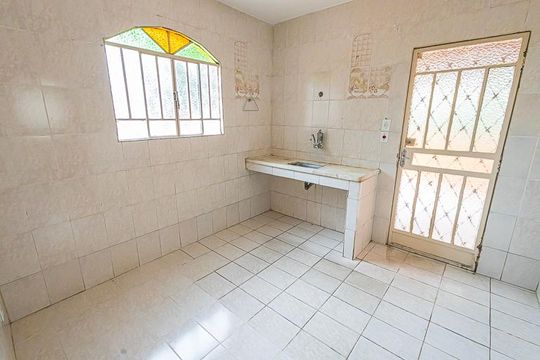cozinha de casa para alugar com 3 quartos, 110m² em Glória, Belo Horizonte