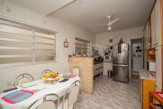 Cozinha de casa para alugar com 2 quartos, 230m² em Vila Miriam, São Paulo