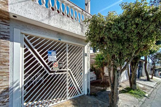 Fachada de casa à venda com 3 quartos, 120m² em Jardim Alfredo, São Paulo
