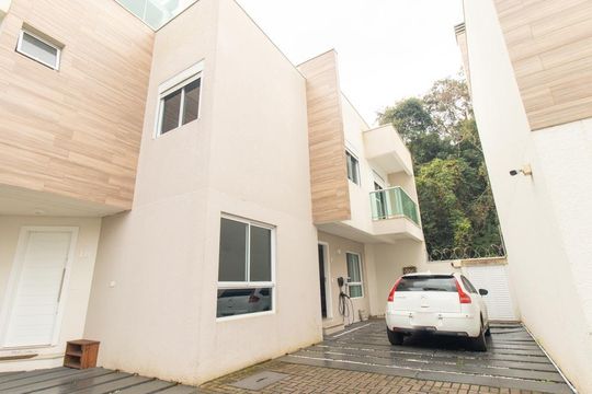 Fachada de casa de condomínio para alugar com 4 quartos, 152m² em Santa Felicidade, Curitiba
