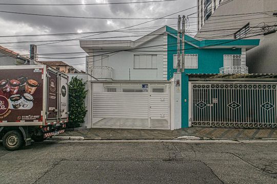 fachada de casa à venda com 2 quartos, 140m² em Vila Moinho Velho, São Paulo
