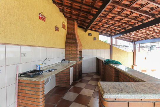 Área comum de casa à venda com 4 quartos, 171m² em Vila Primavera, São Paulo