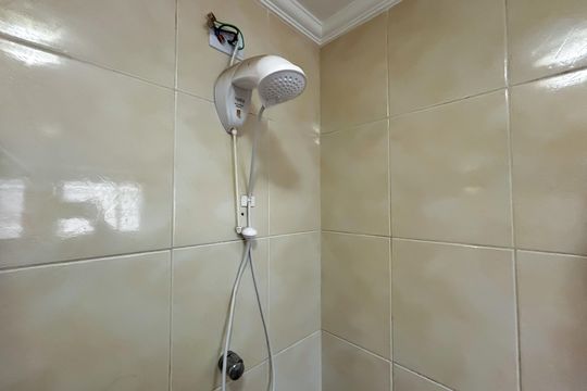 Banheiro social de apartamento à venda com 1 quarto, 43m² em Pinheiros, São Paulo