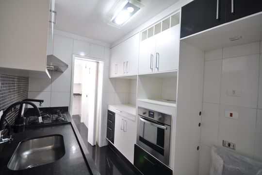 Cozinha de apartamento à venda com 2 quartos, 65m² em Vila Cachoeira, São Paulo