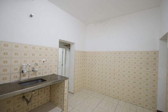 Cozinha  de casa para alugar com 2 quartos, 68m² em Vila Gustavo, São Paulo