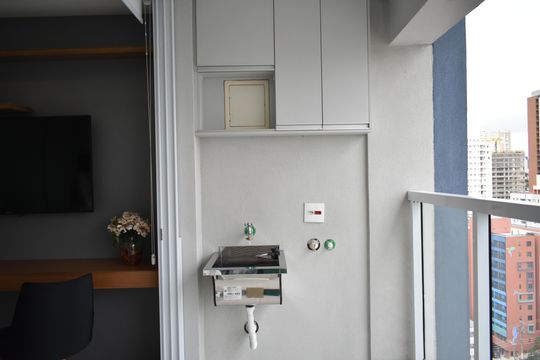 Área de serviço de kitnet/studio para alugar com 0 quarto, 27m² em Vila Clementino, São Paulo