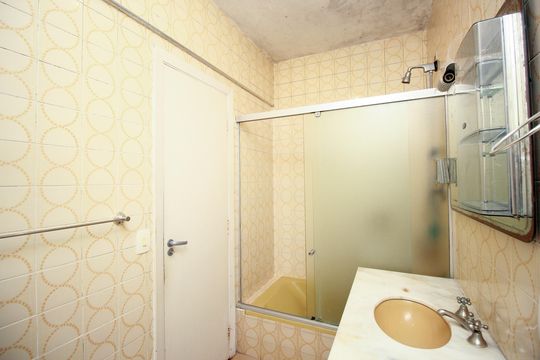Banheiro da Suíte de apartamento à venda com 4 quartos, 160m² em Vila Bastos, Santo André