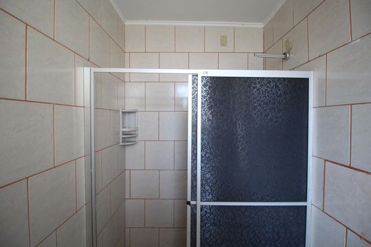 Banheiro da Suíte  de apartamento para alugar com 1 quarto, 80m² em São João, Porto Alegre