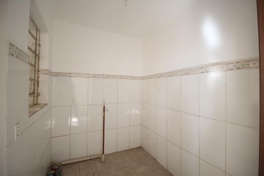 Cozinha de apartamento para alugar com 1 quarto, 80m² em São João, Porto Alegre