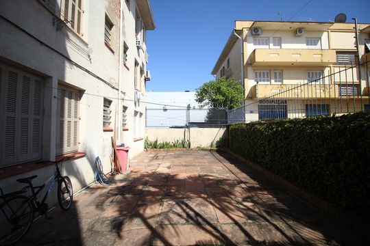 Área comum de apartamento para alugar com 1 quarto, 80m² em São João, Porto Alegre