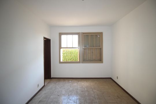 Suíte 1 de apartamento para alugar com 1 quarto, 80m² em São João, Porto Alegre