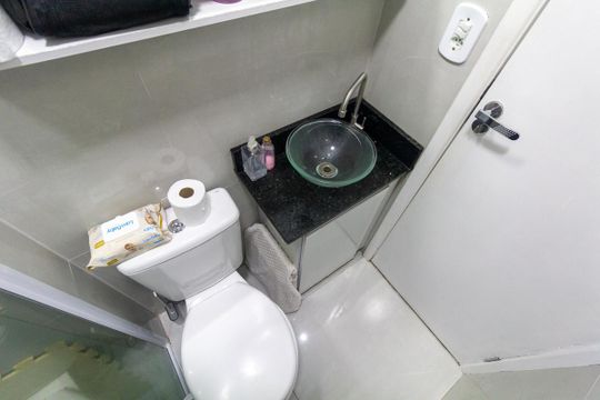 Banheiro de apartamento para alugar com 2 quartos, 34m² em Vila Dalila, São Paulo