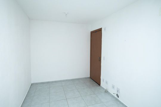 Sala de apartamento para alugar com 2 quartos, 45m² em Campo Grande, Rio de Janeiro