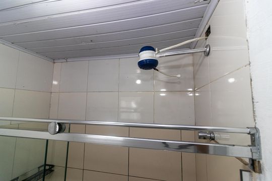 Banheiro de casa para alugar com 1 quarto, 35m² em Jardim Consórcio, São Paulo