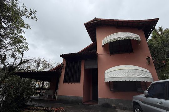 Fachada de casa à venda com 4 quartos, 1200m² em Freguesia de Jacarepaguá, Rio de Janeiro