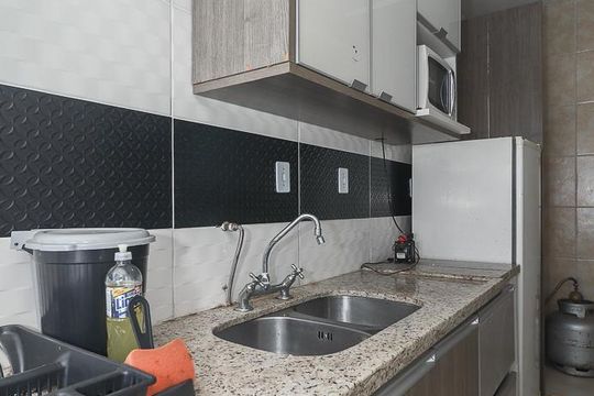 Cozinha de apartamento à venda com 1 quarto, 38m² em Bom Jesus, Porto Alegre