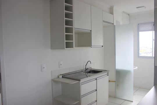 Cozinha  de apartamento para alugar com 2 quartos, 36m² em Vila das Bandeiras, Guarulhos