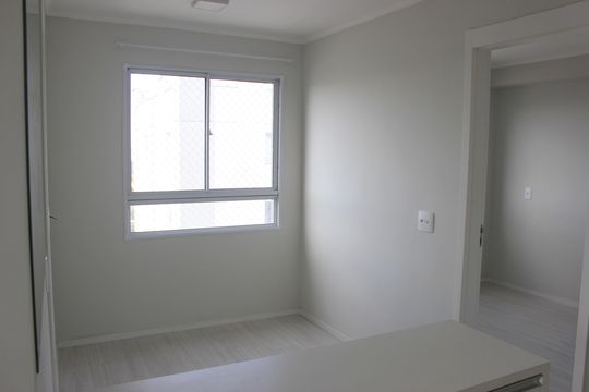 Sala de apartamento para alugar com 2 quartos, 36m² em Vila das Bandeiras, Guarulhos