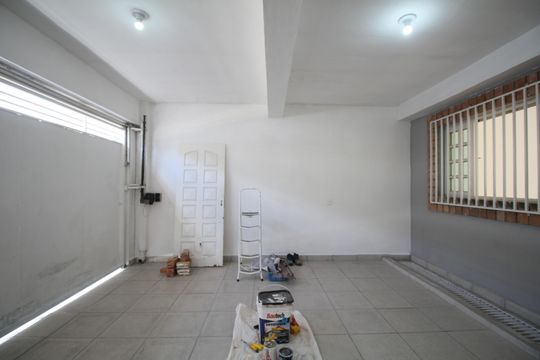 Garagem de casa para alugar com 3 quartos, 70m² em Jardim Monte Kemel, São Paulo