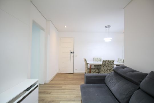 Sala de apartamento para alugar com 3 quartos, 84m² em Vila Suzana, São Paulo