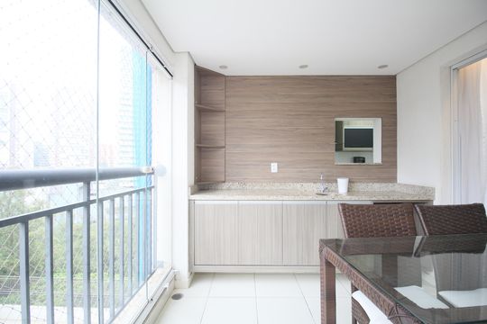 varanda  de apartamento para alugar com 3 quartos, 84m² em Vila Suzana, São Paulo