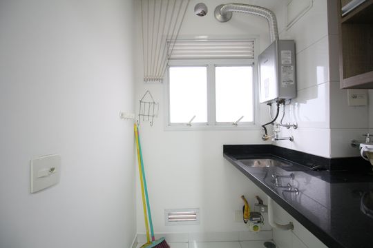 Área de Serviço de apartamento para alugar com 3 quartos, 84m² em Vila Suzana, São Paulo