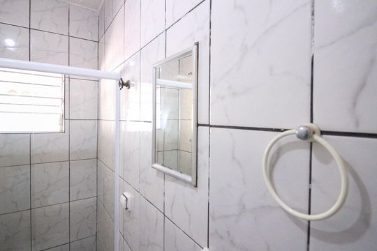 Banheiro Social de casa para alugar com 1 quarto, 50m² em Parque São Rafael, São Paulo