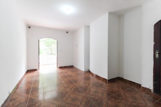 Casa para alugar com 1 quarto, 100m² em Cidade Antônio Estêvão de Carvalho, São Paulo