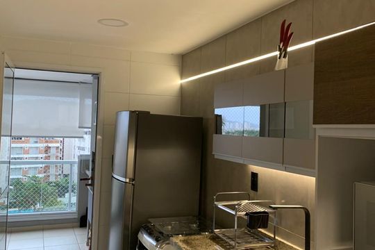 Cozinha de apartamento para alugar com 2 quartos, 74m² em Loteamento Joao Batista Juliao, Guarujá