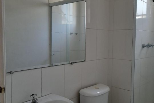 Banheiro de apartamento para alugar com 2 quartos, 45m² em Jardim Petrópolis, Cotia