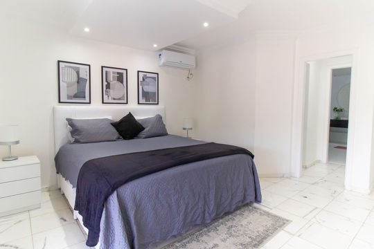 Suíte 1 de casa de condomínio para alugar com 5 quartos, 440m² em São Francisco, Niterói