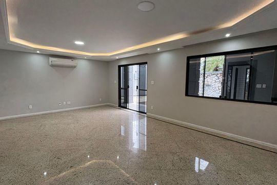 Casa para alugar com 4 quartos, 260m² em Vargem Pequena, Rio de Janeiro