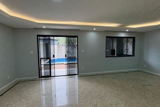 Casa para alugar com 4 quartos, 260m² em Vargem Pequena, Rio de Janeiro