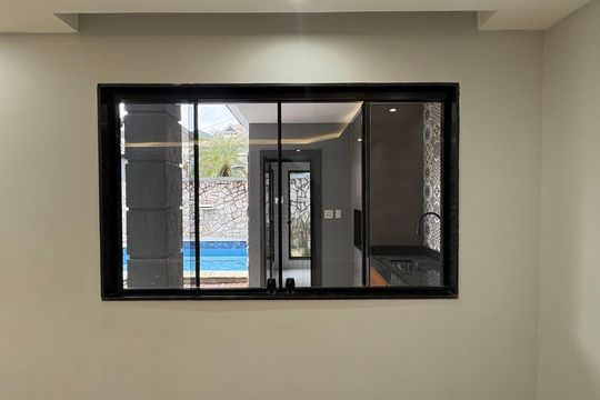 Vista Sala de casa para alugar com 4 quartos, 260m² em Vargem Pequena, Rio de Janeiro