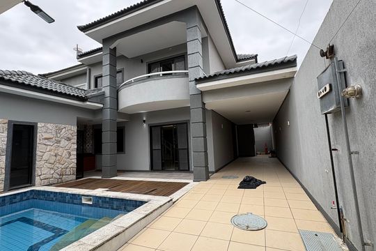 Casa para alugar com 4 quartos, 260m² em Vargem Pequena, Rio de Janeiro