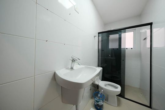 Banheiro social de casa à venda com 3 quartos, 220m² em Vila Talarico, São Paulo