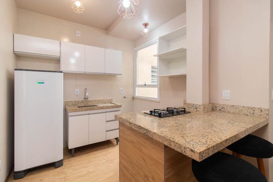 Cozinha de apartamento para alugar com 1 quarto, 28m² em Cidade Baixa, Porto Alegre