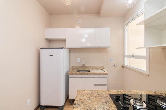 Cozinha de apartamento para alugar com 1 quarto, 28m² em Cidade Baixa, Porto Alegre