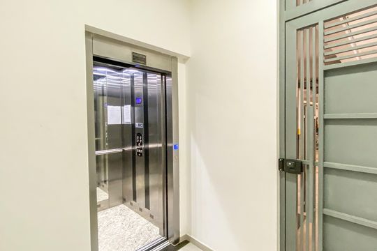 Elevador  de apartamento à venda com 2 quartos, 55m² em Vila Ré, São Paulo