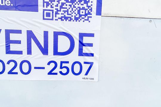 Placa  de apartamento à venda com 2 quartos, 55m² em Vila Ré, São Paulo