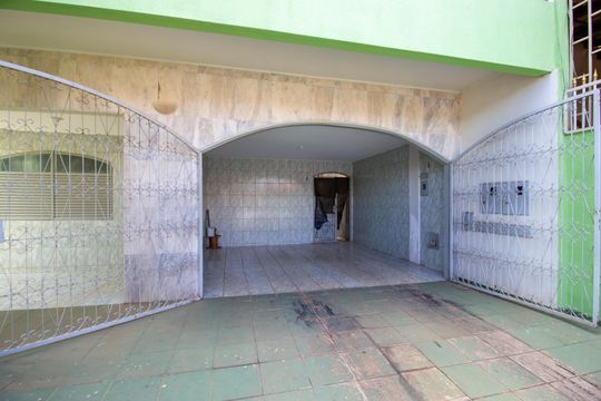 Casa à venda com 6 quartos, 140m² em Taguantinga, Brasília