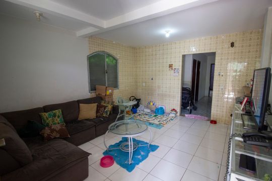 Casa à venda com 6 quartos, 140m² em Taguantinga, Brasília