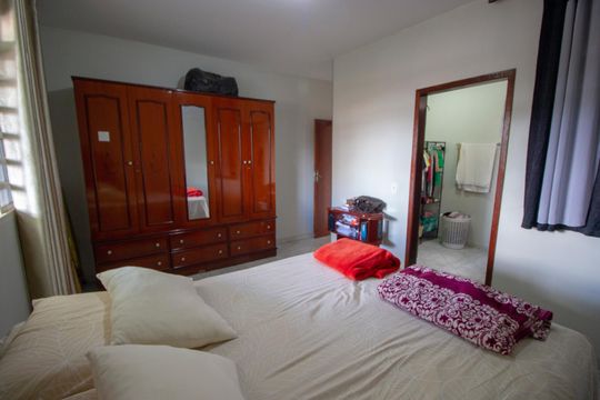 Casa à venda com 6 quartos, 140m² em Taguantinga, Brasília