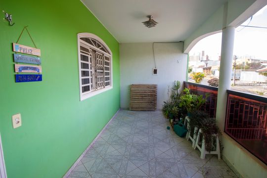 Casa à venda com 6 quartos, 140m² em Taguantinga, Brasília