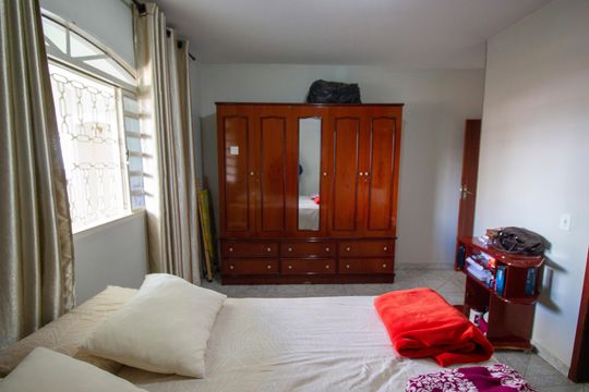 Casa à venda com 6 quartos, 140m² em Taguantinga, Brasília